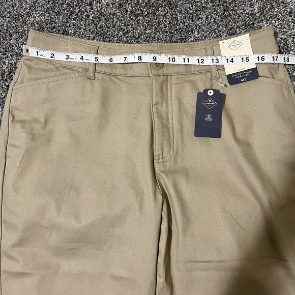 St John's Bay Women’s Capris, mid rise, slender fit, size 14, new with tags - Picture 2 of 15